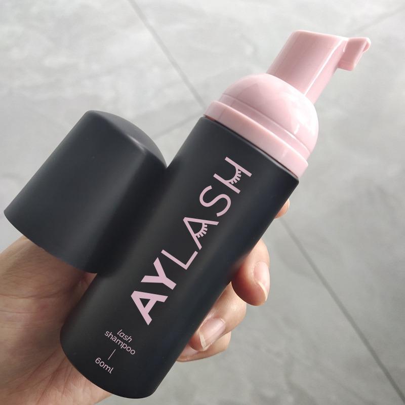 Lash Shampoo With Brush