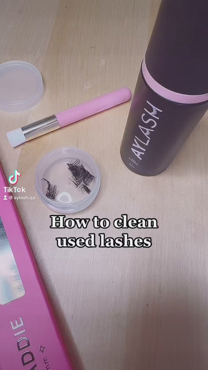 Lash Shampoo With Brush